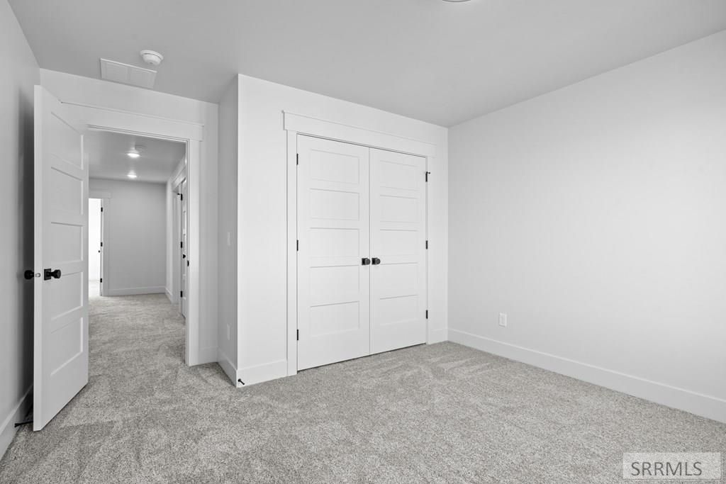 Image 30 of property listing at 763 Curlew Drive, Ammon, ID 83401