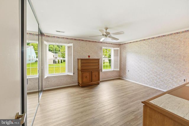 28 WHITE STONE CT, Mount Laurel, NJ 08054