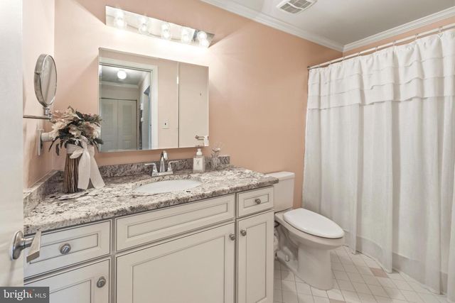28 WHITE STONE CT, Mount Laurel, NJ 08054