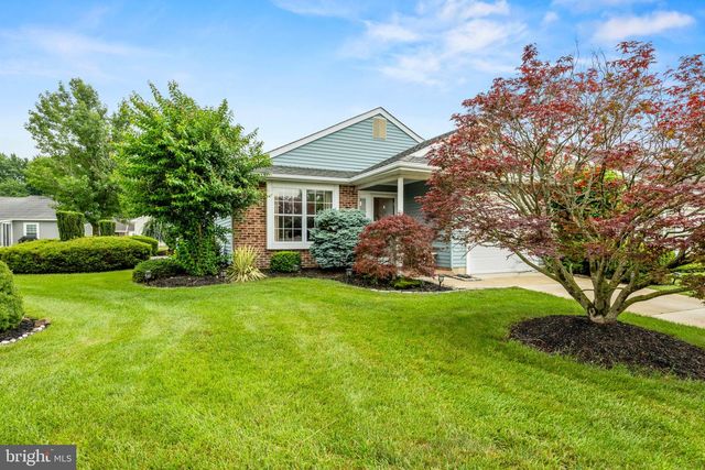 28 WHITE STONE CT, Mount Laurel, NJ 08054
