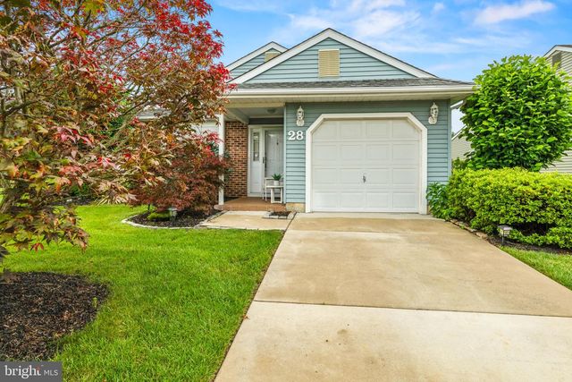 28 WHITE STONE CT, Mount Laurel, NJ 08054