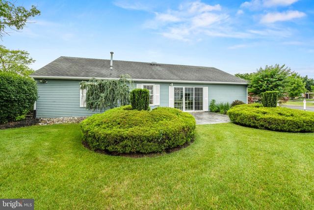 28 WHITE STONE CT, Mount Laurel, NJ 08054