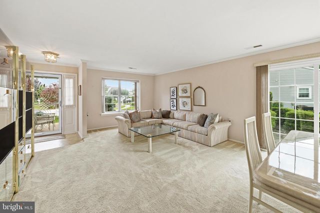 28 WHITE STONE CT, Mount Laurel, NJ 08054