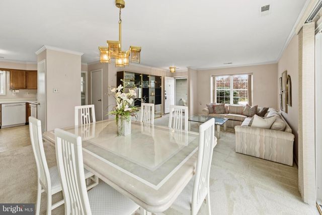 28 WHITE STONE CT, Mount Laurel, NJ 08054