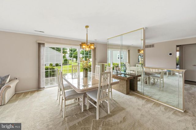 28 WHITE STONE CT, Mount Laurel, NJ 08054