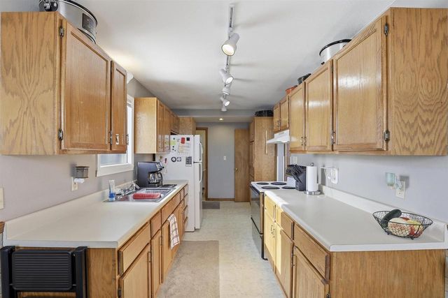 221 E WINNEBAGO STREET, Appleton, WI 54911