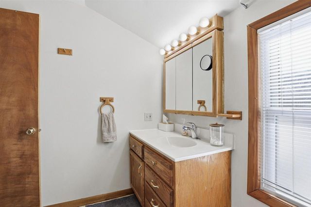 221 E WINNEBAGO STREET, Appleton, WI 54911