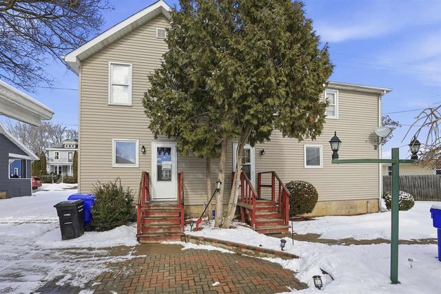 221 E WINNEBAGO STREET, Appleton, WI 54911