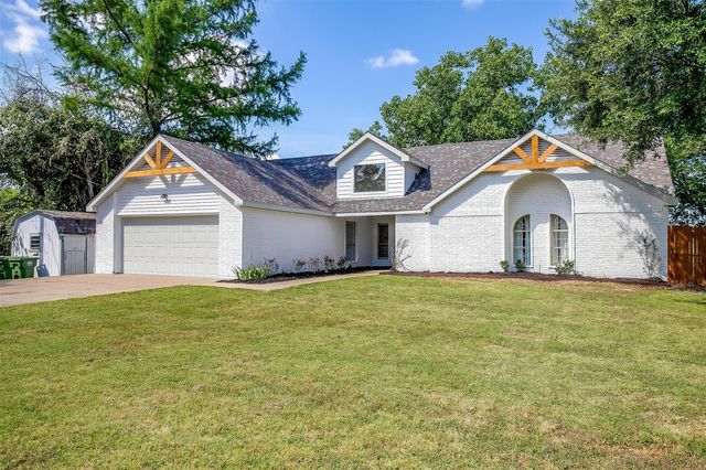 1401 Cheyenne Trail, Granbury, TX 76048