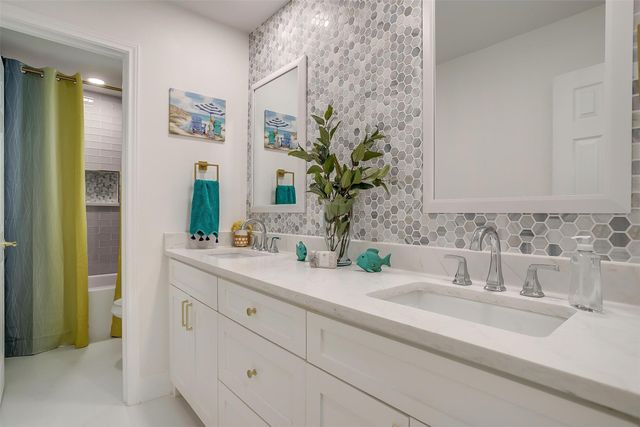 1401 Cheyenne Trail, Granbury, TX 76048