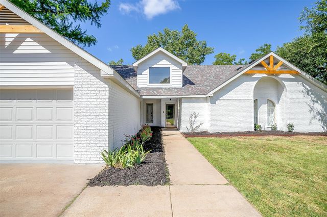 1401 Cheyenne Trail, Granbury, TX 76048