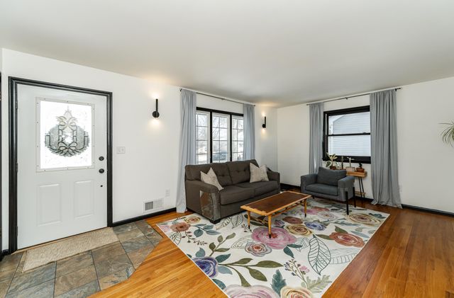 3914 7th Street NW, Rochester, MN 55901