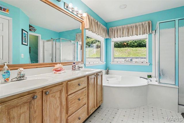 540 Crown Passage Drive, St Charles, MO 63303
