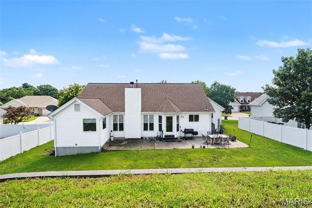 540 Crown Passage Drive, St Charles, MO 63303