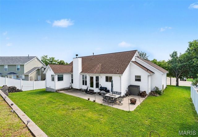 540 Crown Passage Drive, St Charles, MO 63303