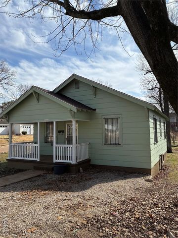 1002 Tremont Street, Poplar Bluff, MO 63901