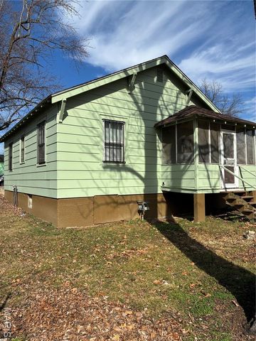 1002 Tremont Street, Poplar Bluff, MO 63901