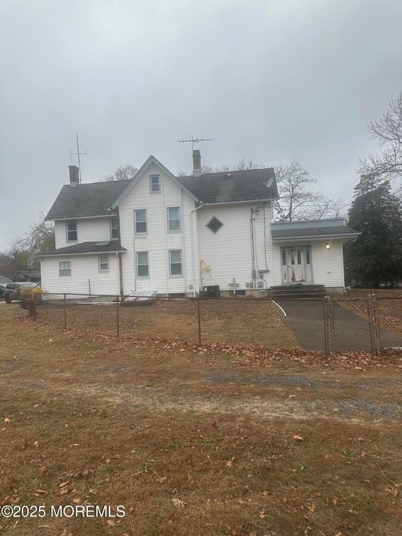 795 Harmony Road, Middletown, NJ 07748