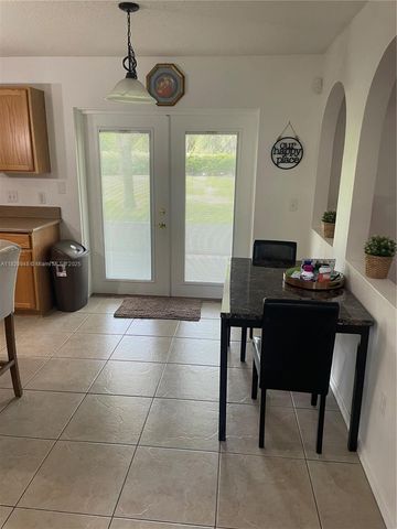 2645 SW 12th Sq SW, Vero Beach, FL 32968