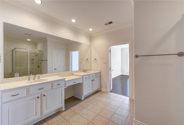 2011 Spring Cedar Lane, Houston, TX 77077
