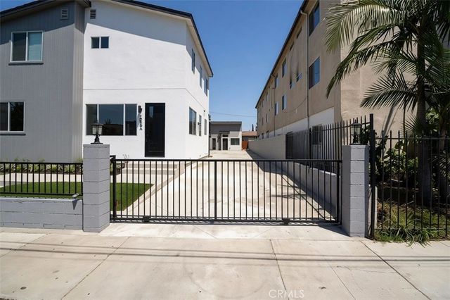 1056 Hoffman, Long Beach, CA 90813