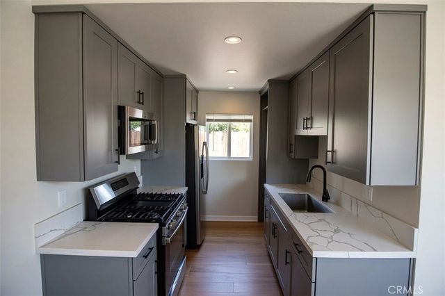 1056 Hoffman, Long Beach, CA 90813