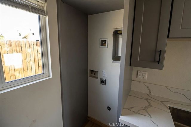 1056 Hoffman, Long Beach, CA 90813
