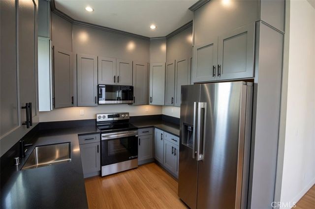 1056 Hoffman, Long Beach, CA 90813