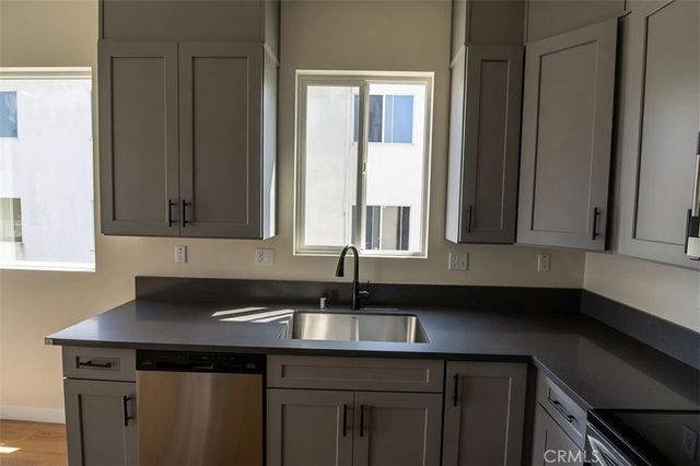 1056 Hoffman, Long Beach, CA 90813