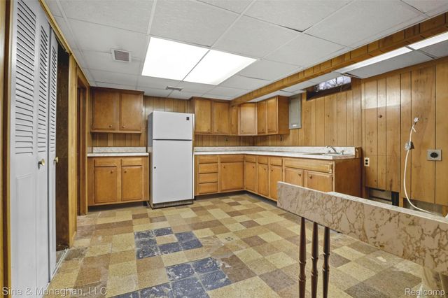 14302 Winston Avenue, Redford Charter Township, MI 48239