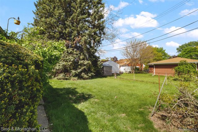 14302 Winston Avenue, Redford Charter Township, MI 48239