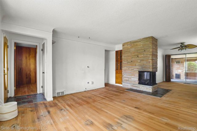 14302 Winston Avenue, Redford Charter Township, MI 48239