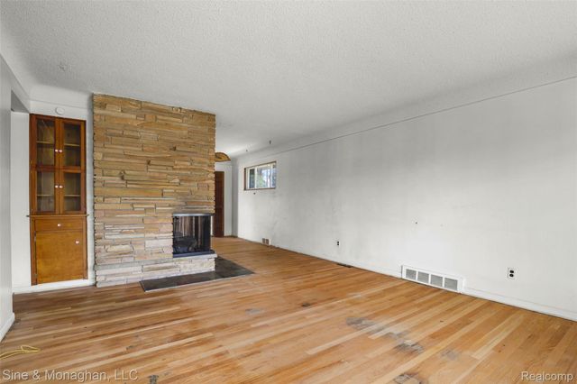 14302 Winston Avenue, Redford Charter Township, MI 48239