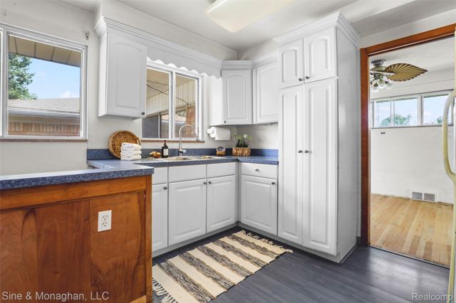 14302 Winston Avenue, Redford Charter Township, MI 48239