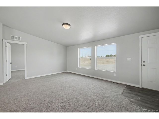 23055 Farmhouse Ct, Calhan, CO 80808