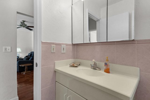 1555 71st Street, Miami Beach, FL 33141