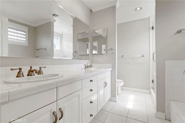 3327 California Avenue, Signal Hill, CA 90755