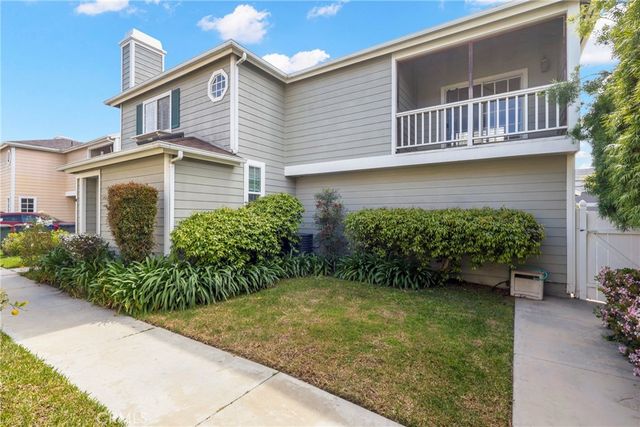 3327 California Avenue, Signal Hill, CA 90755