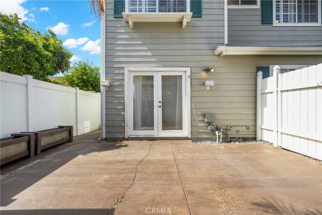 3327 California Avenue, Signal Hill, CA 90755