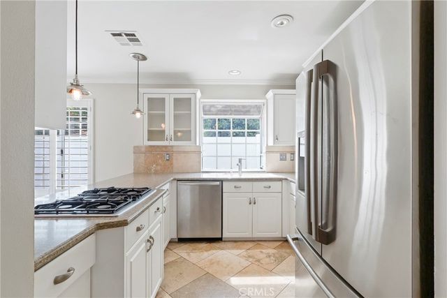 3327 California Avenue, Signal Hill, CA 90755
