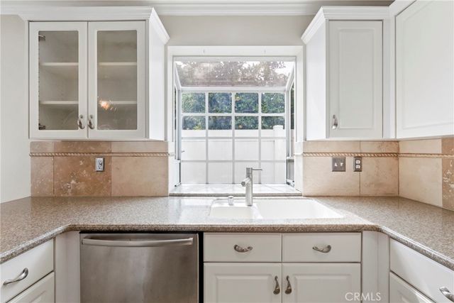3327 California Avenue, Signal Hill, CA 90755