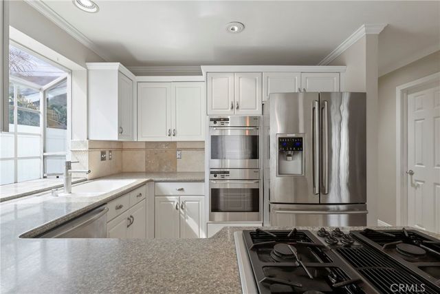 3327 California Avenue, Signal Hill, CA 90755