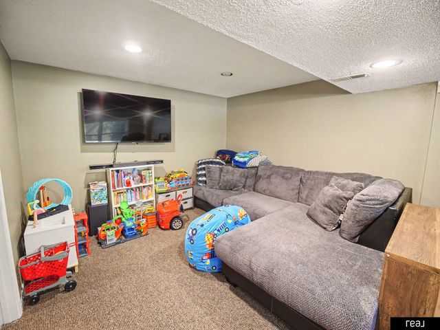 2506 N 143 Avenue, Omaha, NE 68164