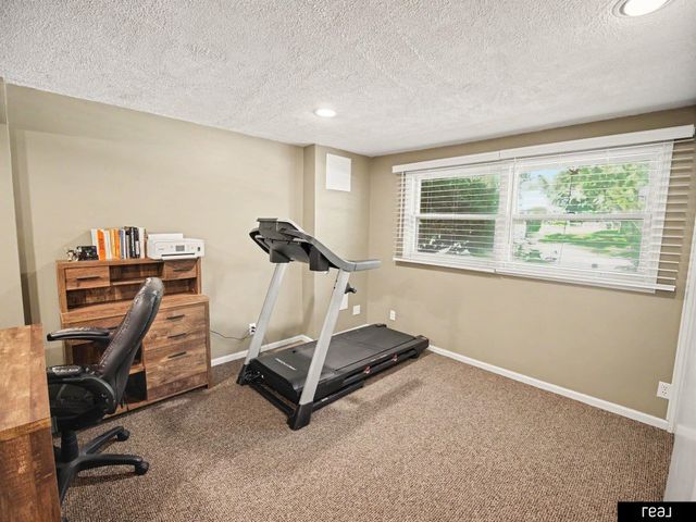 2506 N 143 Avenue, Omaha, NE 68164