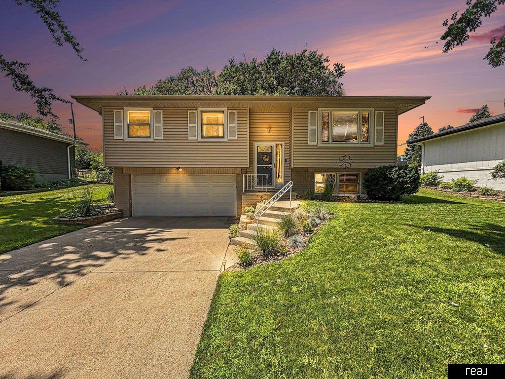 2506 N 143 Avenue, Omaha, NE 68164