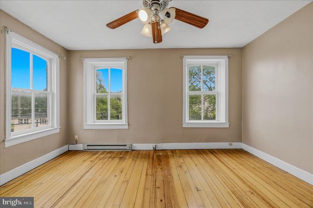 224 PENNSYLVANIA AVE, Martinsburg, WV 25404