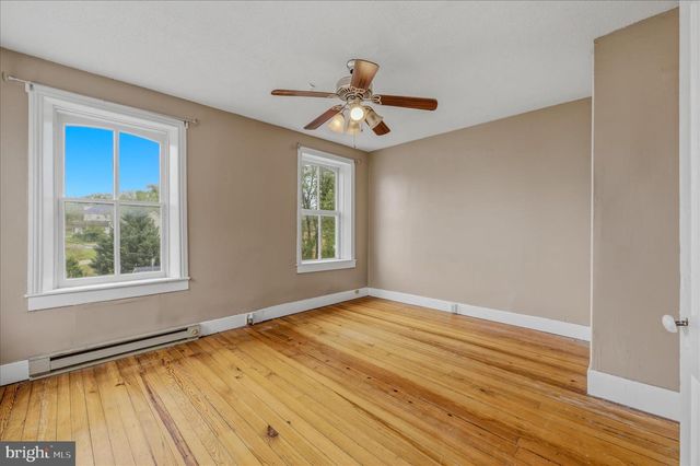 224 PENNSYLVANIA AVE, Martinsburg, WV 25404