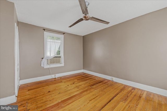 224 PENNSYLVANIA AVE, Martinsburg, WV 25404