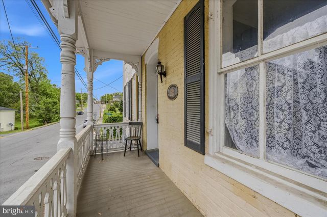 224 PENNSYLVANIA AVE, Martinsburg, WV 25404