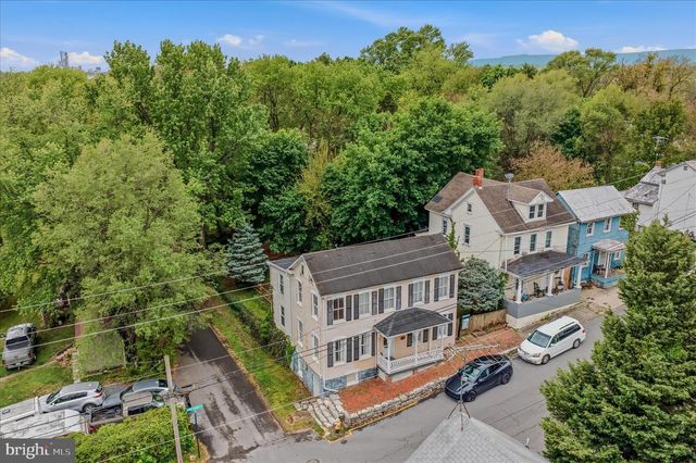 224 PENNSYLVANIA AVE, Martinsburg, WV 25404